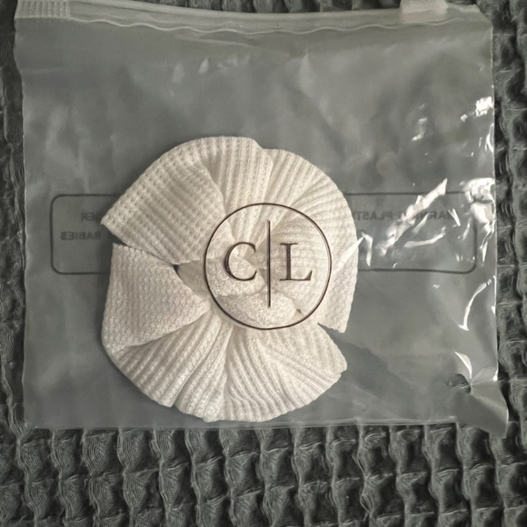 Caden Lane baby girl waffle bow - Picture 2 of 3